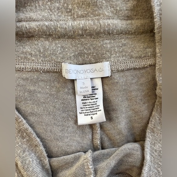 Beyond Yoga lightweight lounge around midi joggers - Picture 4 of 4
